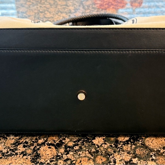 New York Cream & Black Tote Bag - Picture 4 of 5